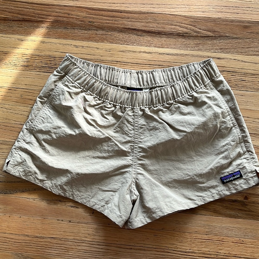 Women’s Patagonia Barely Baggies- 2 1/2 inch X Small- Tan